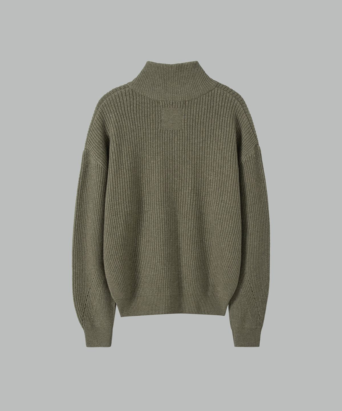 넌블랭크(NONBLANK) 캐시미어 블렌드 루즈 핏 하프 집업 칼라 니트_OLIVE KHAKI
