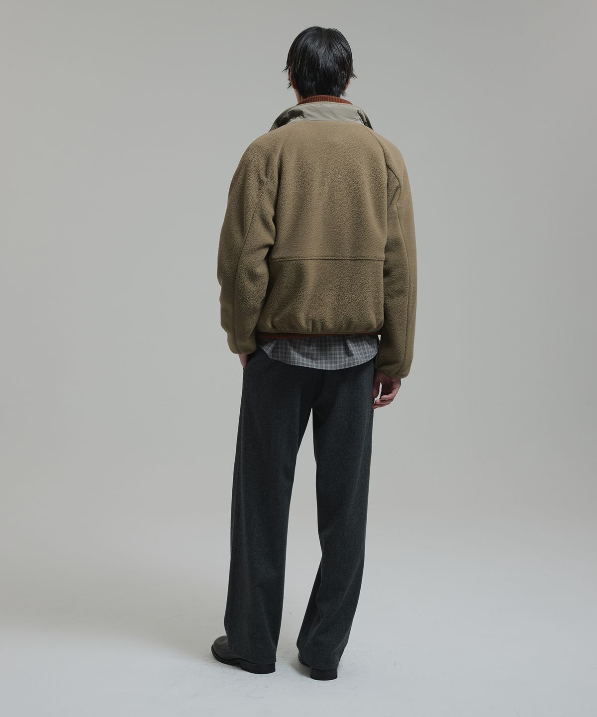 넌블랭크(NONBLANK) 크롭 플리스 자켓_MUD BEIGE