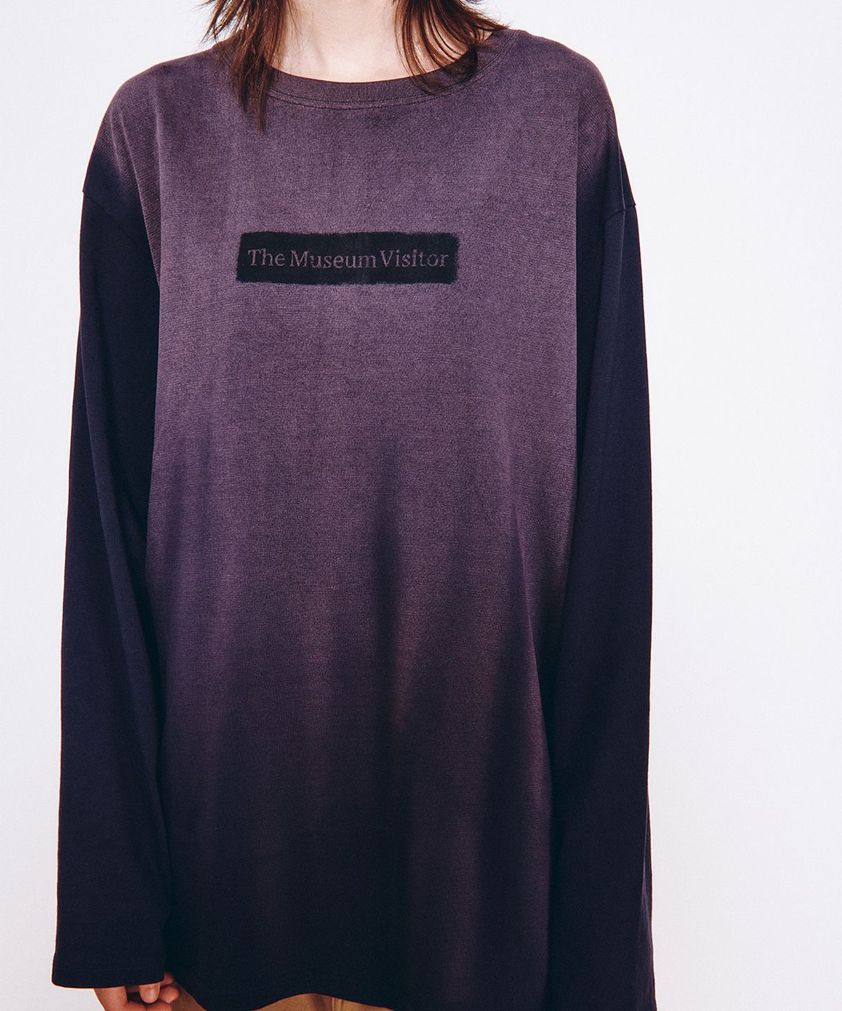더뮤지엄비지터(THEMUSEUMVISITOR) DISTRESSED WASHED LONG SLEEVE (NAVY)