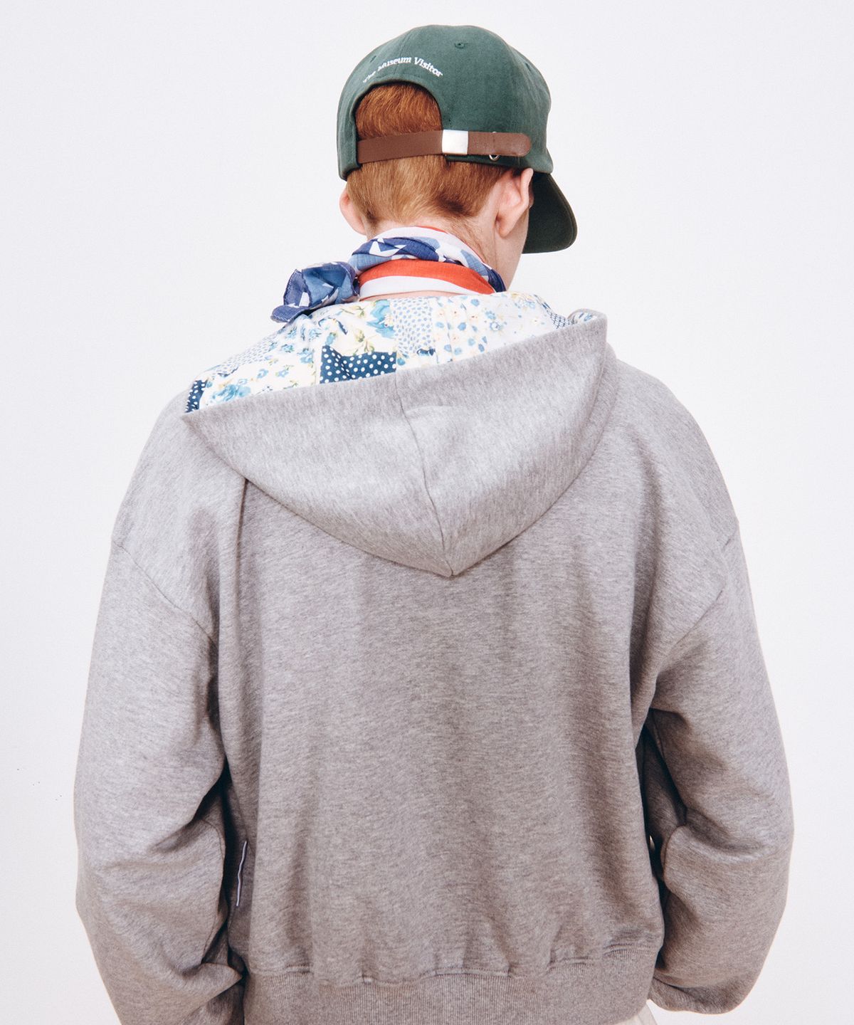더뮤지엄비지터(THEMUSEUMVISITOR) VINTAGE FLOWER ZIP-UP HOODIE (MELANGE GREY)