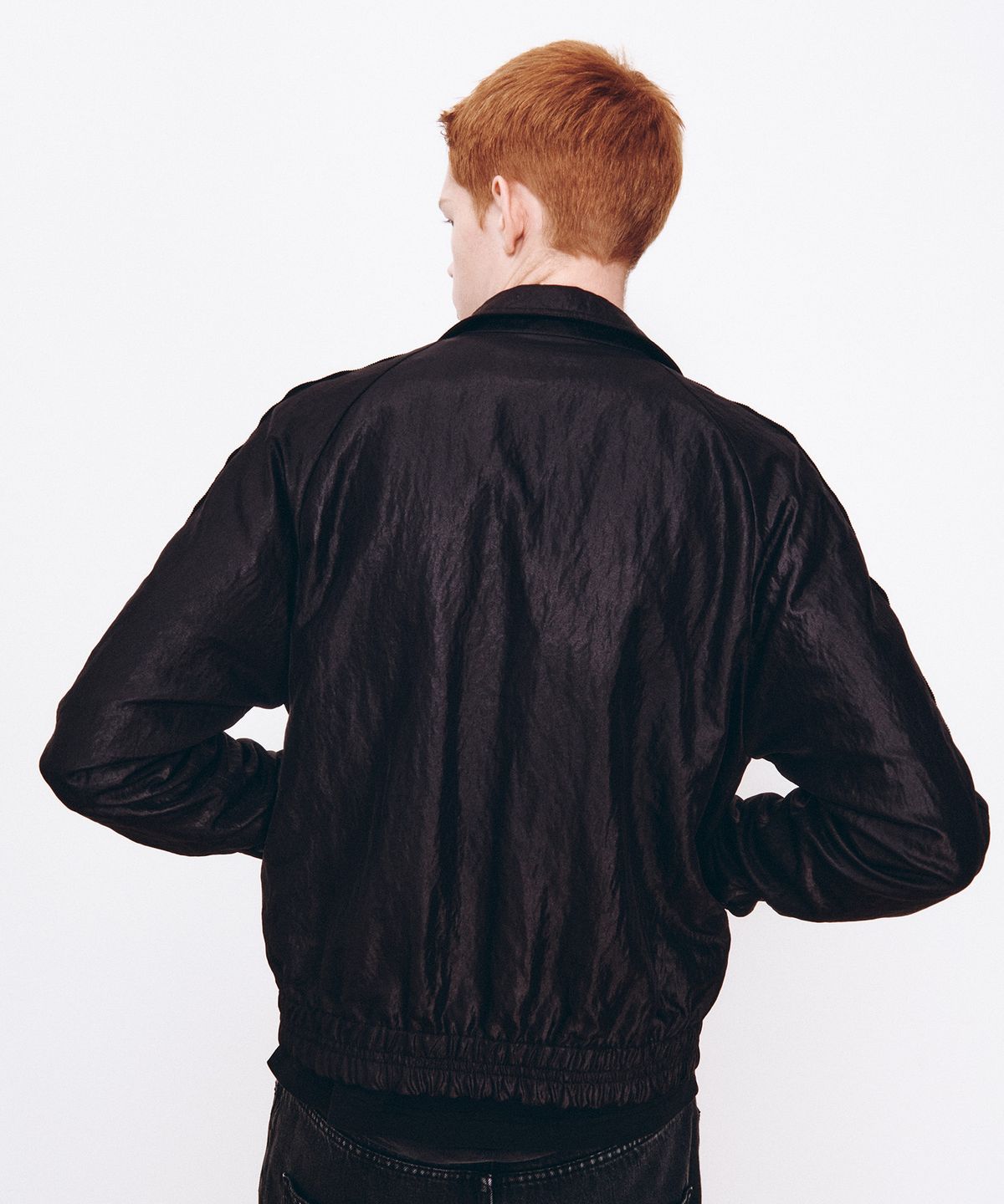 더뮤지엄비지터(THEMUSEUMVISITOR) SHIMMER TAPE BLOUSON JACKET (CHARCOAL)