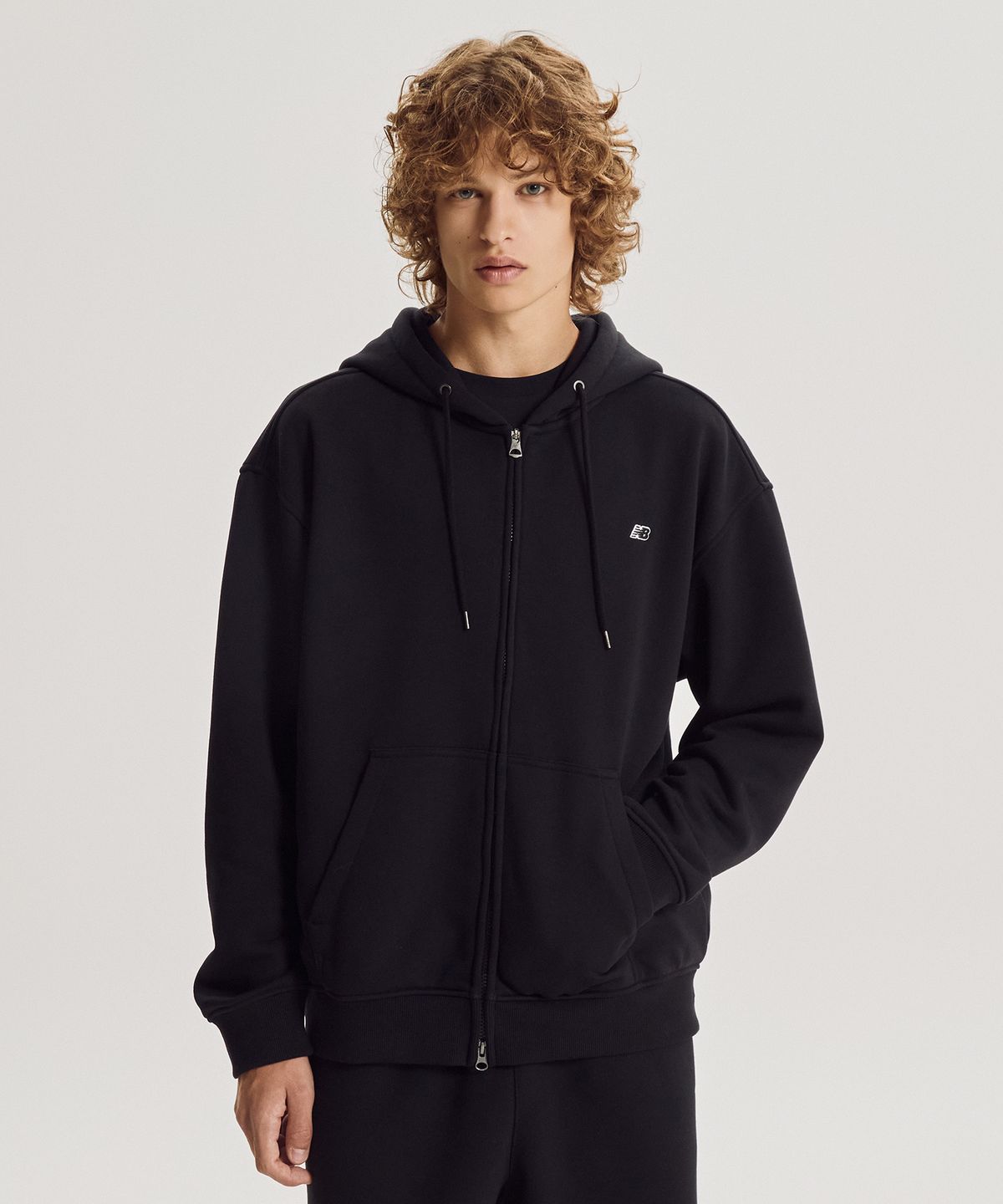 뉴발란스(NEW BALANCE) NBMDG41003 / UNI 에센셜 클래식 기모 후드집업 (BLACK)