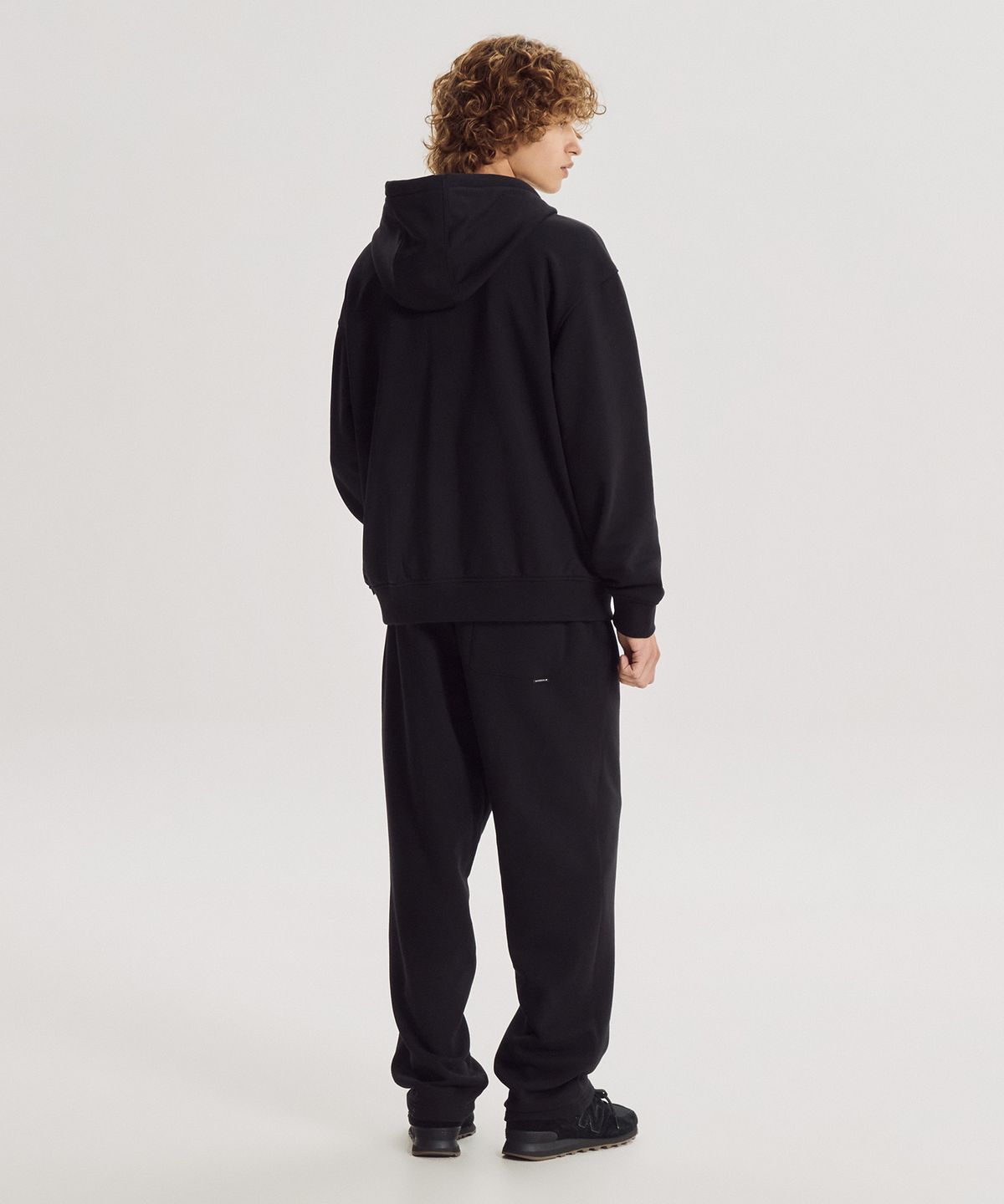 뉴발란스(NEW BALANCE) NBMDG41003 / UNI 에센셜 클래식 기모 후드집업 (BLACK)
