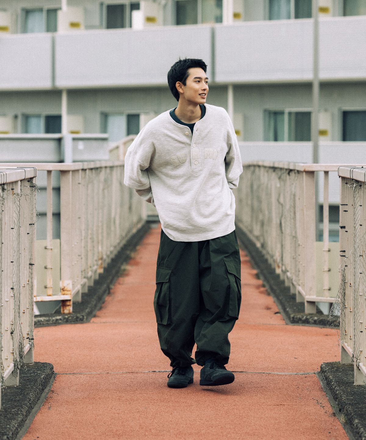 앵글런(ANGLAN) Ripstop Snap Cargo Balloon Pants - Black