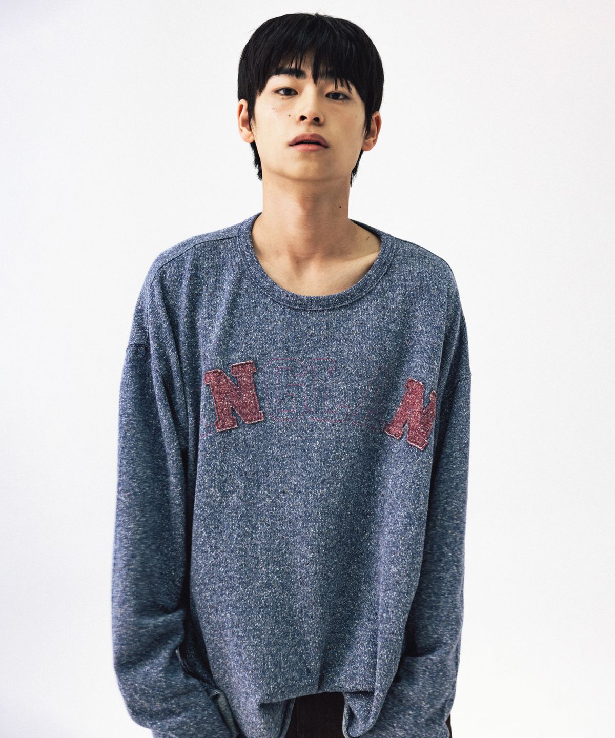 앵글런(ANGLAN) Nep Yarn Appliqué Long-Sleeve - Blue