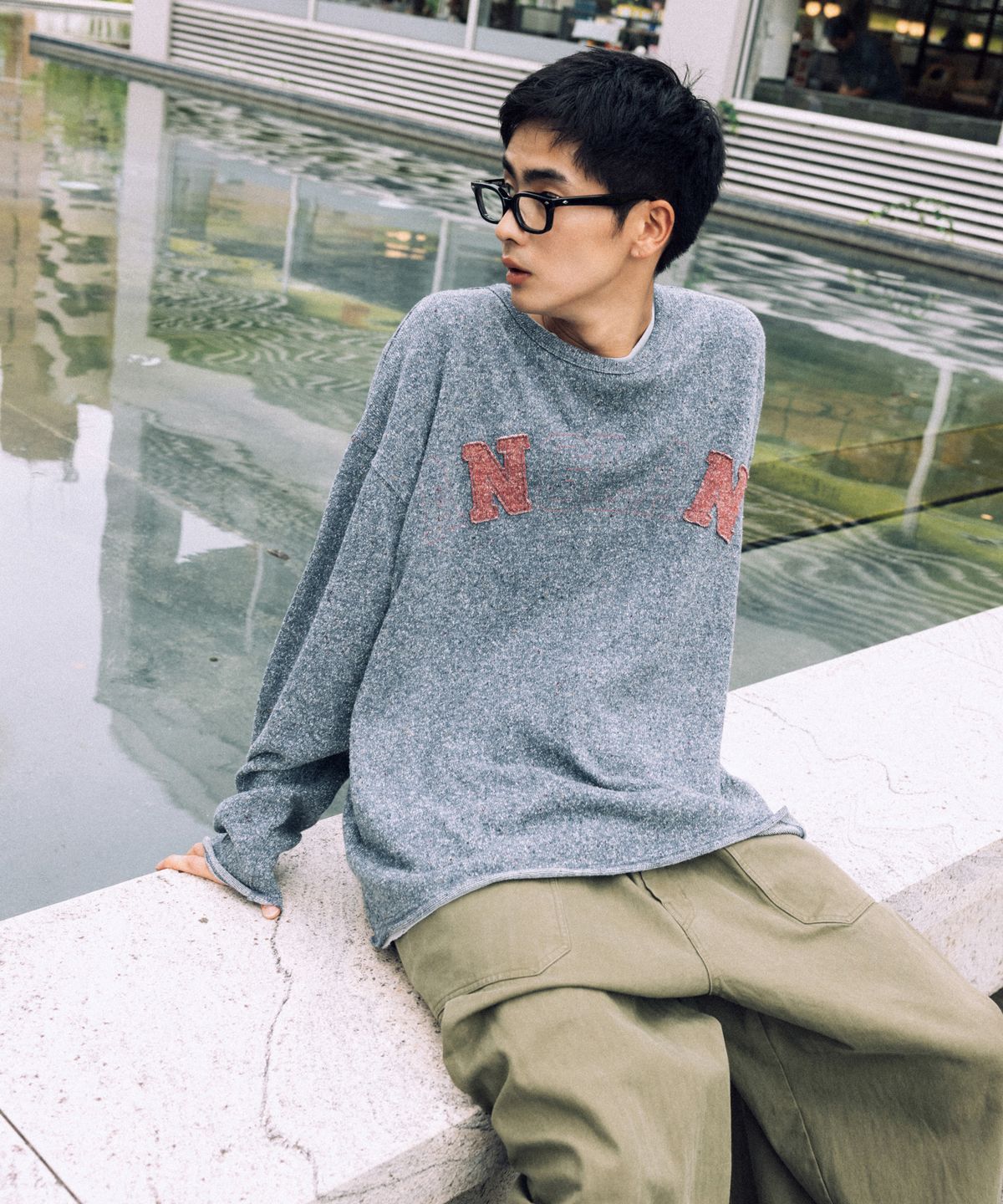 앵글런(ANGLAN) Nep Yarn Appliqué Long-Sleeve - Blue