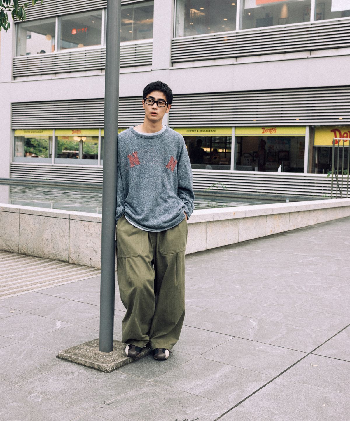 앵글런(ANGLAN) Nep Yarn Appliqué Long-Sleeve - Blue