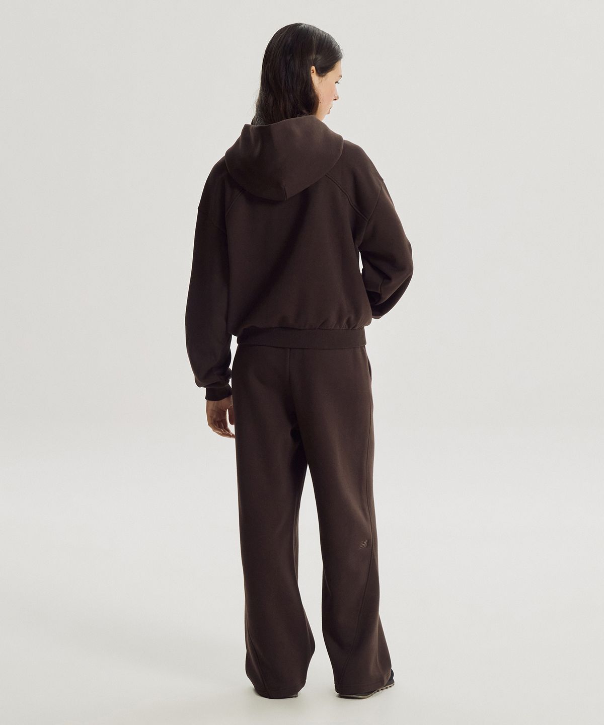 뉴발란스(NEW BALANCE) NBN0G4W012 / WOMEN 에센셜 기모 후드티 (BROWN)