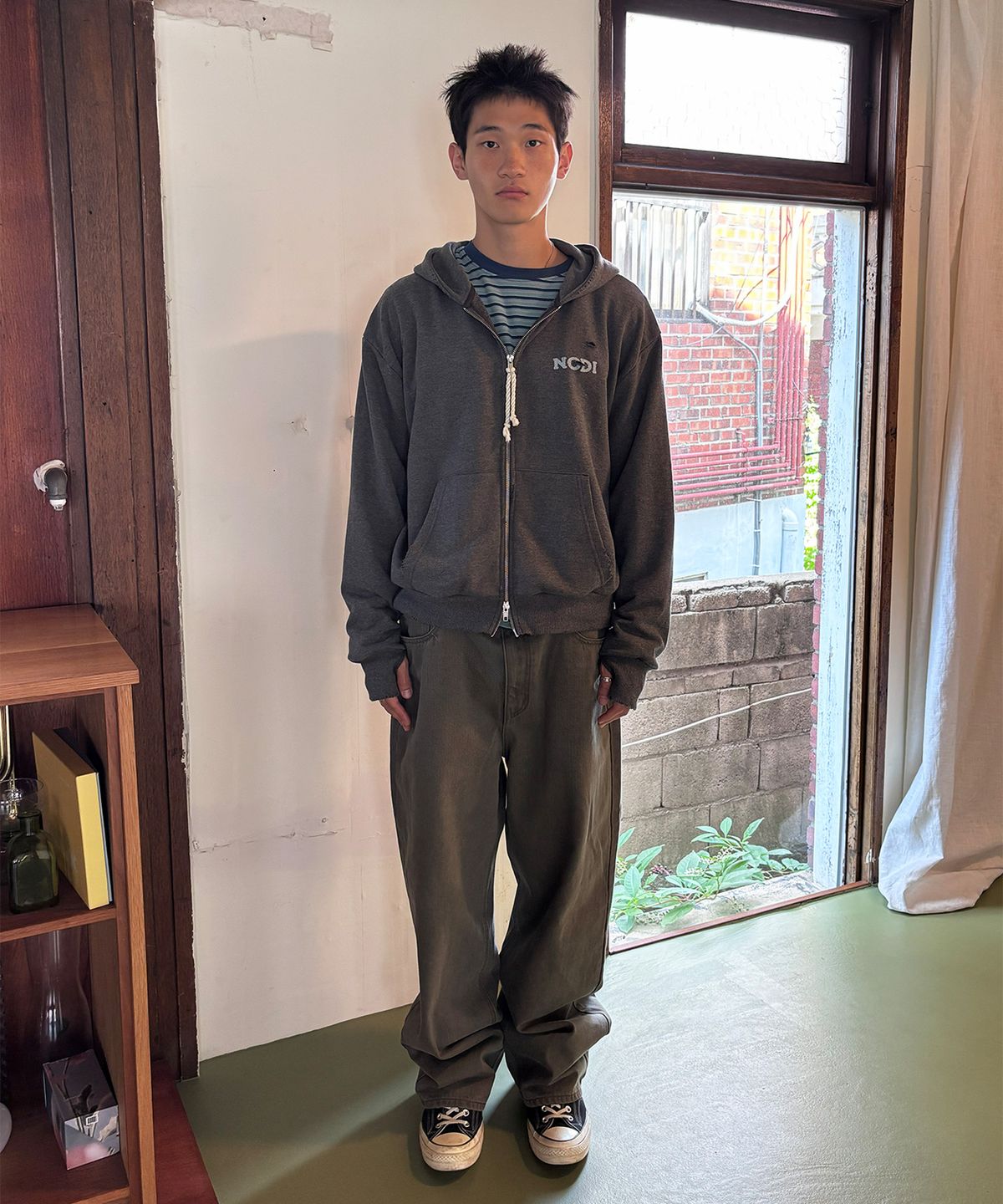 노디(NODI) 올드 마그넷 후드 집업 차콜 멜란지
