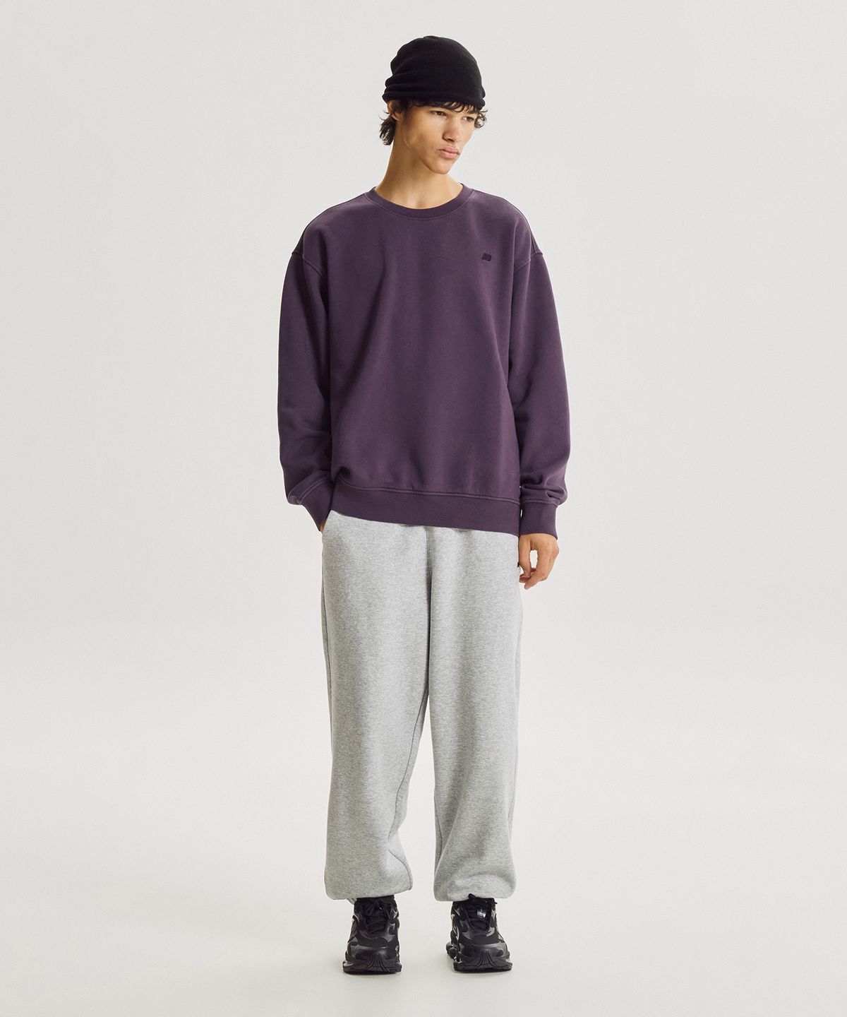 뉴발란스(NEW BALANCE) NBNCG41003 / UNI 에센셜 클래식 기모 맨투맨 (D/PURPLE)