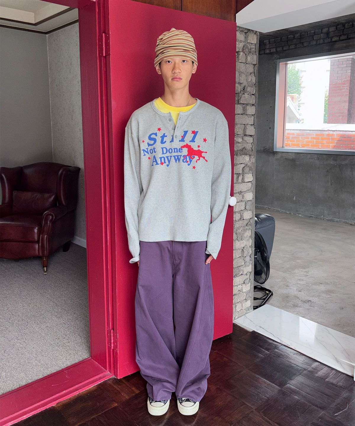 노디(NODI) 스틸 낫 와플 헨리넥 롱슬리브 멜란지 그레이