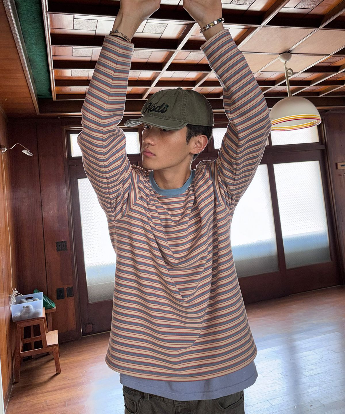 노디(NODI) 멀티 스트라이프 플리스 롱슬리브 오렌지