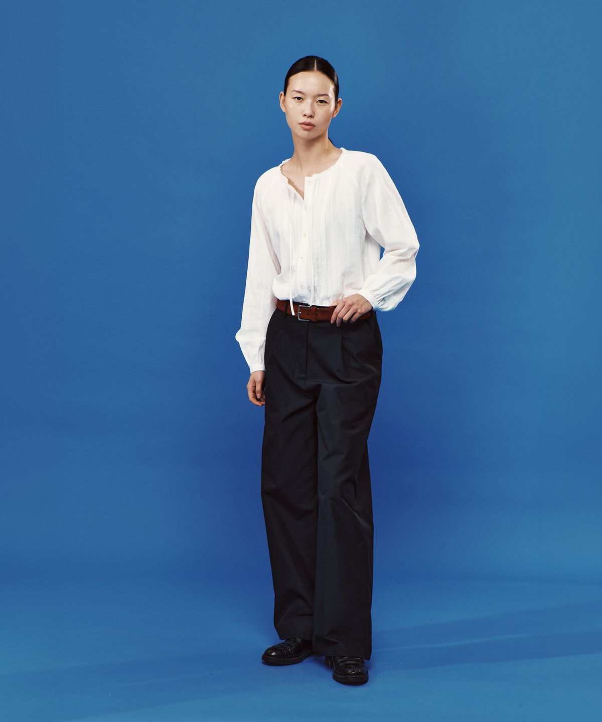 플랙 우먼(PLAC WOMEN) 핀턱 레이스 블라우스 화이트