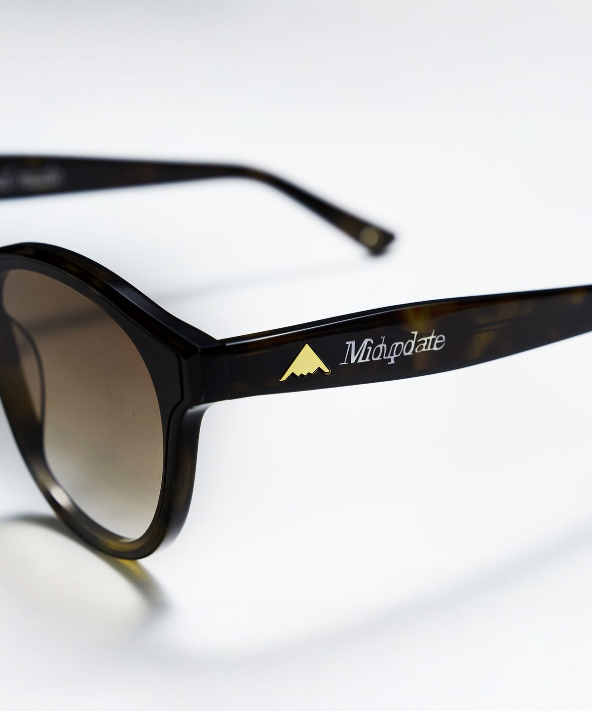 미드업데이트(MIDUPDATE) Retro Iconic Full Rim Sunglasses_BR