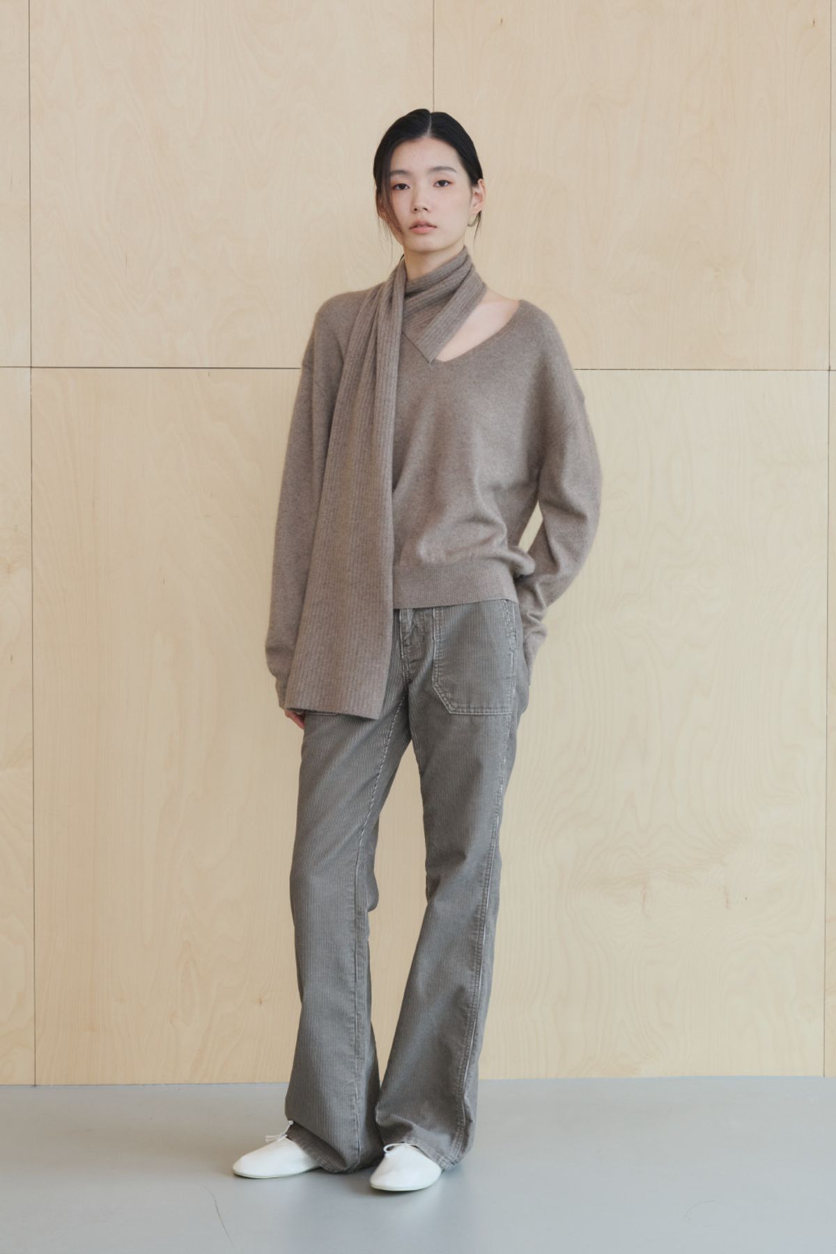 쿠메(KUMÉ) Raccoon Blend Muffler Knit Sweater, Mocha