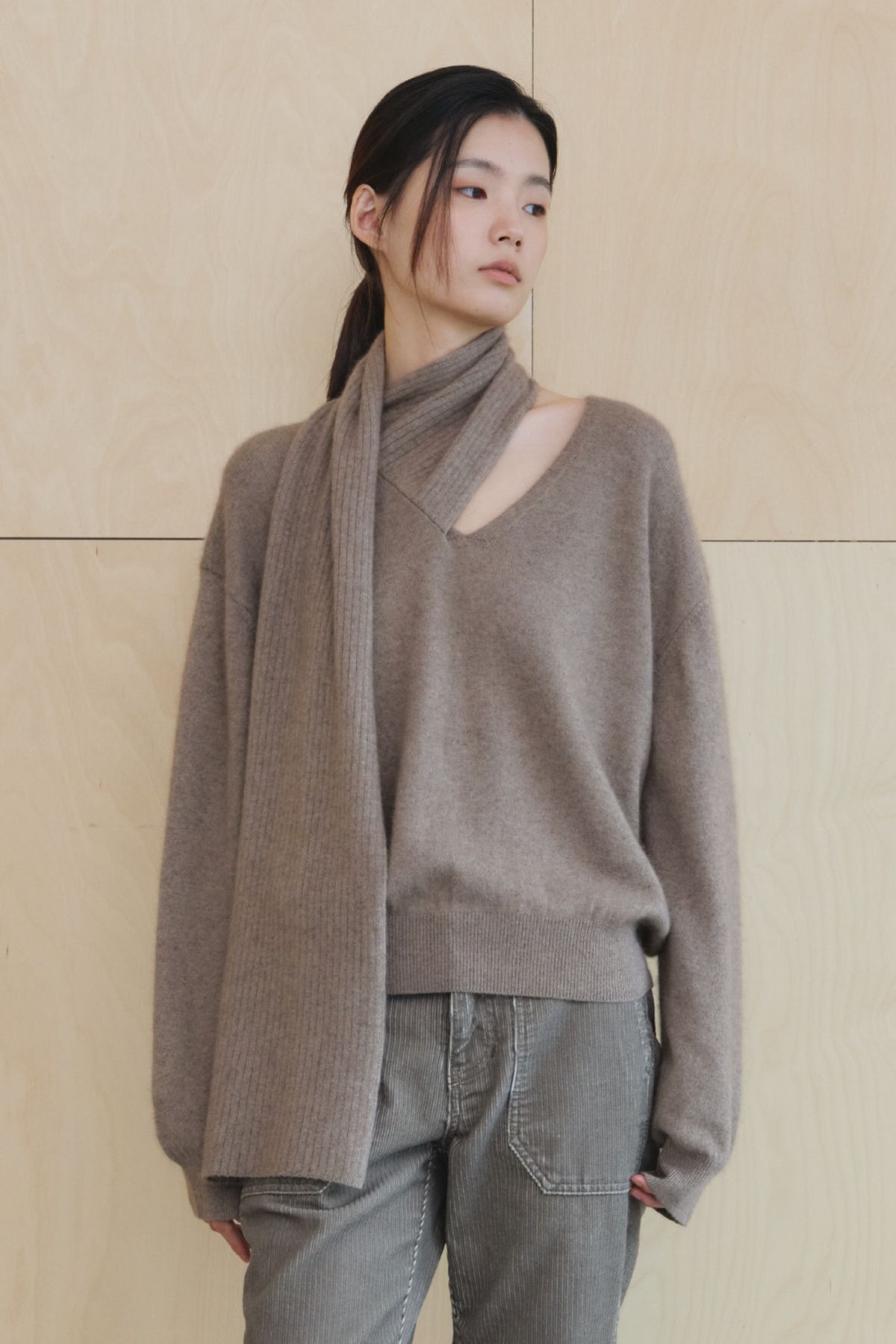 쿠메(KUMÉ) Raccoon Blend Muffler Knit Sweater, Mocha