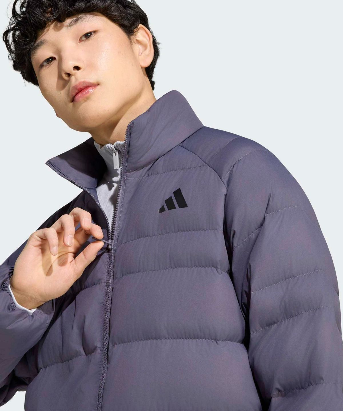 아디다스(ADIDAS) 에센셜 패커블 인슐레이션 경량 패딩 - 아우라오닉스 / KS7700