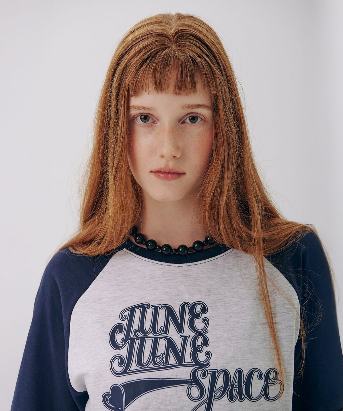 준준스페이스(JUNEJUNE SPACE) June logo Raglan Tee_Navy
