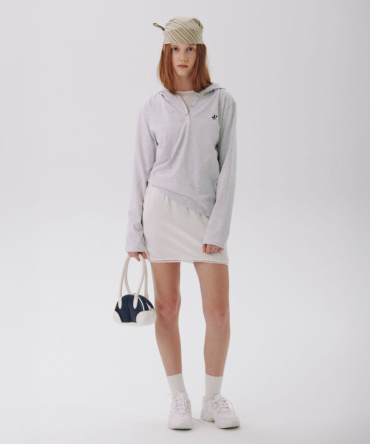 준준스페이스(JUNEJUNE SPACE) Hooded Henley Neck Tee_Light Grey