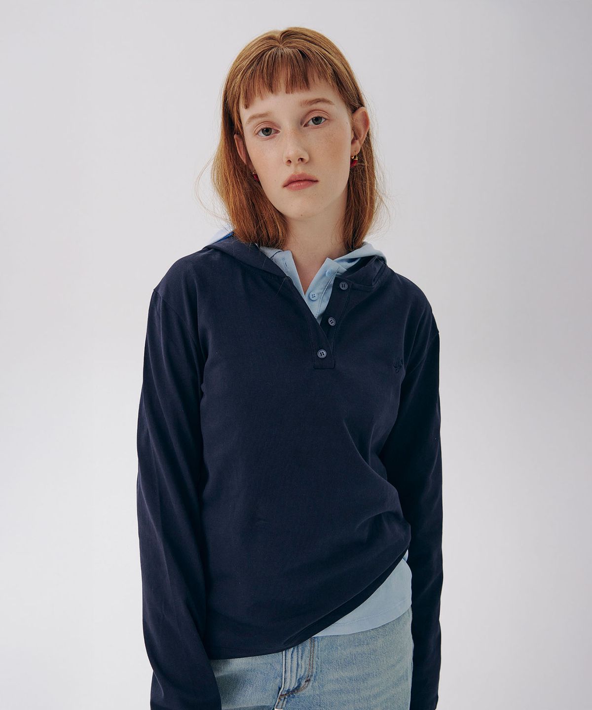 준준스페이스(JUNEJUNE SPACE) Hooded Henley Neck Tee_Navy