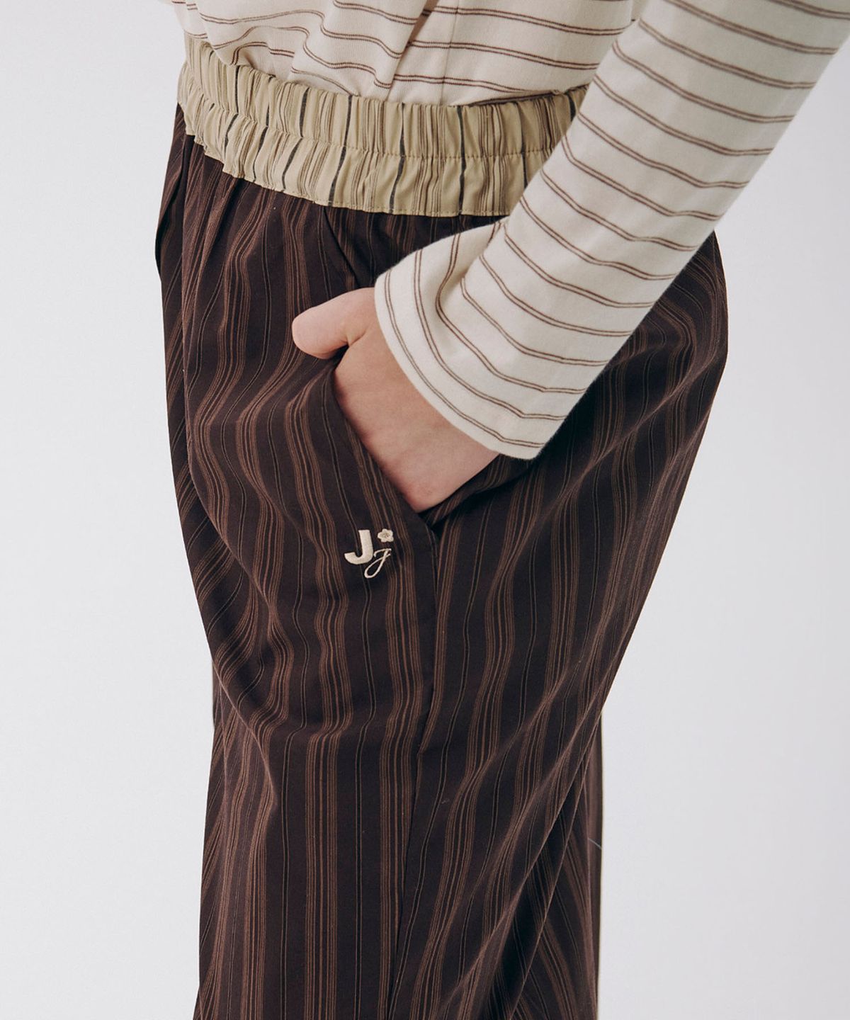 준준스페이스(JUNEJUNE SPACE) Stripe Wide Pants_Dark Brown