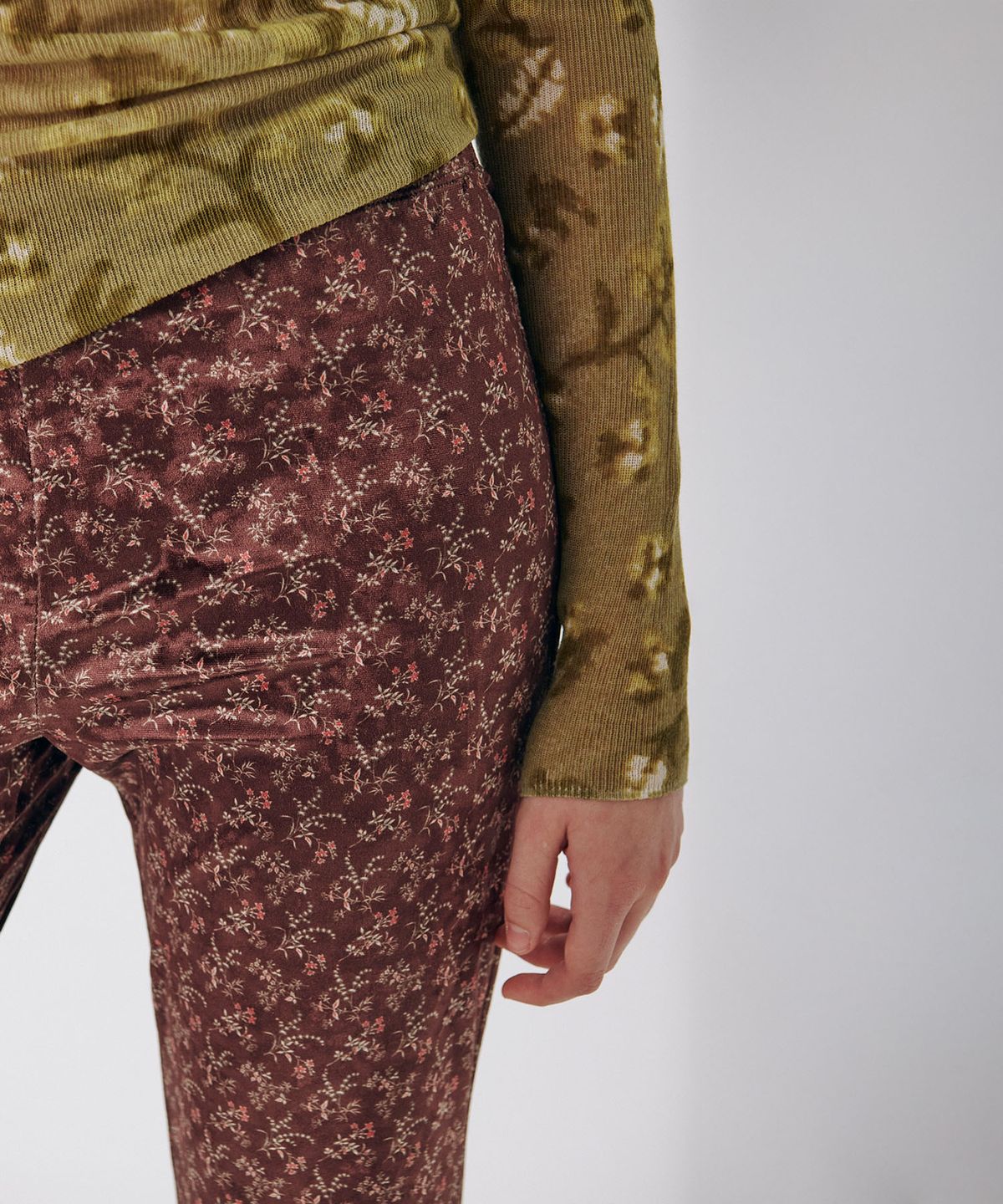 준준스페이스(JUNEJUNE SPACE) VOL17.Floral Bootcut Pants_Brown