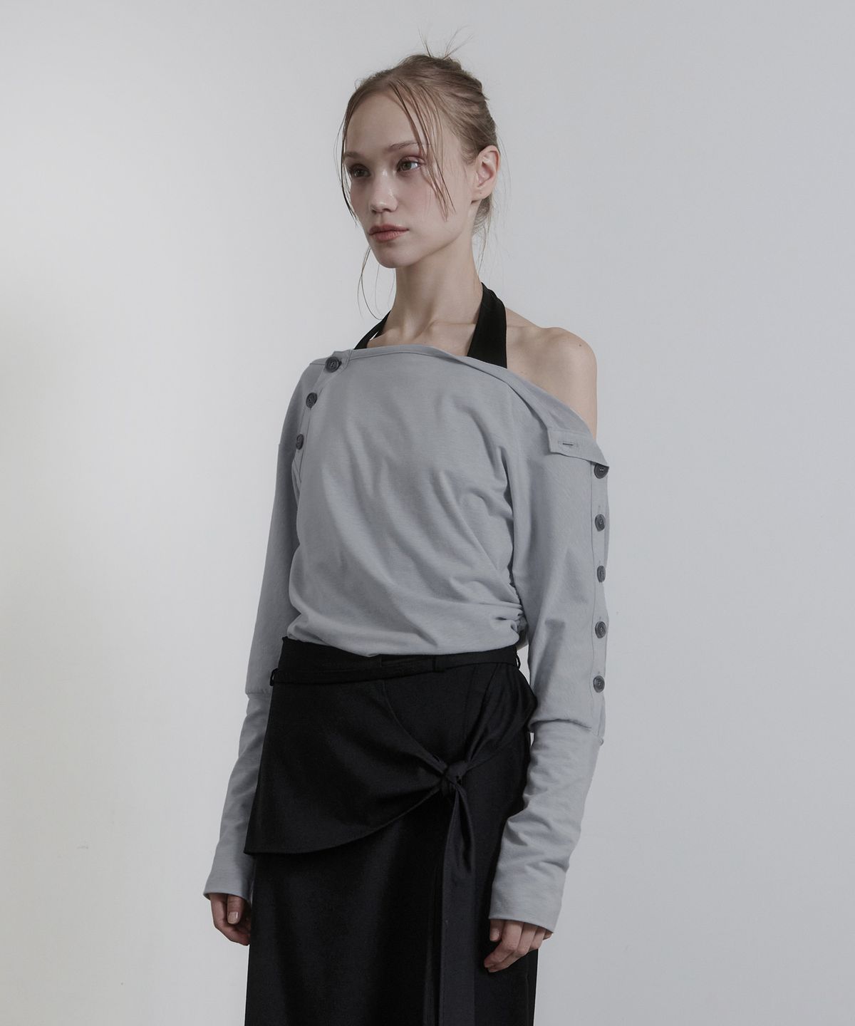 진주유즈(JINJUSE) ARC BUTTON TOP [BLUE GRAY]
