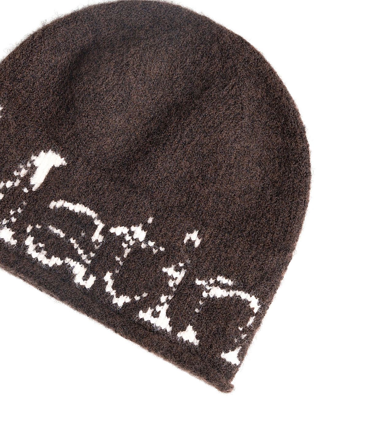 마뗑킴(MATIN KIM) BOUCLE CRACK LOGO BEANIE IN BROWN