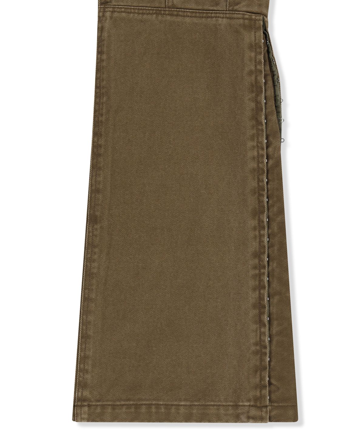 마뗑킴(MATIN KIM) MULTI HOOK BOOTCUT CARGO PANTS IN KHAKI