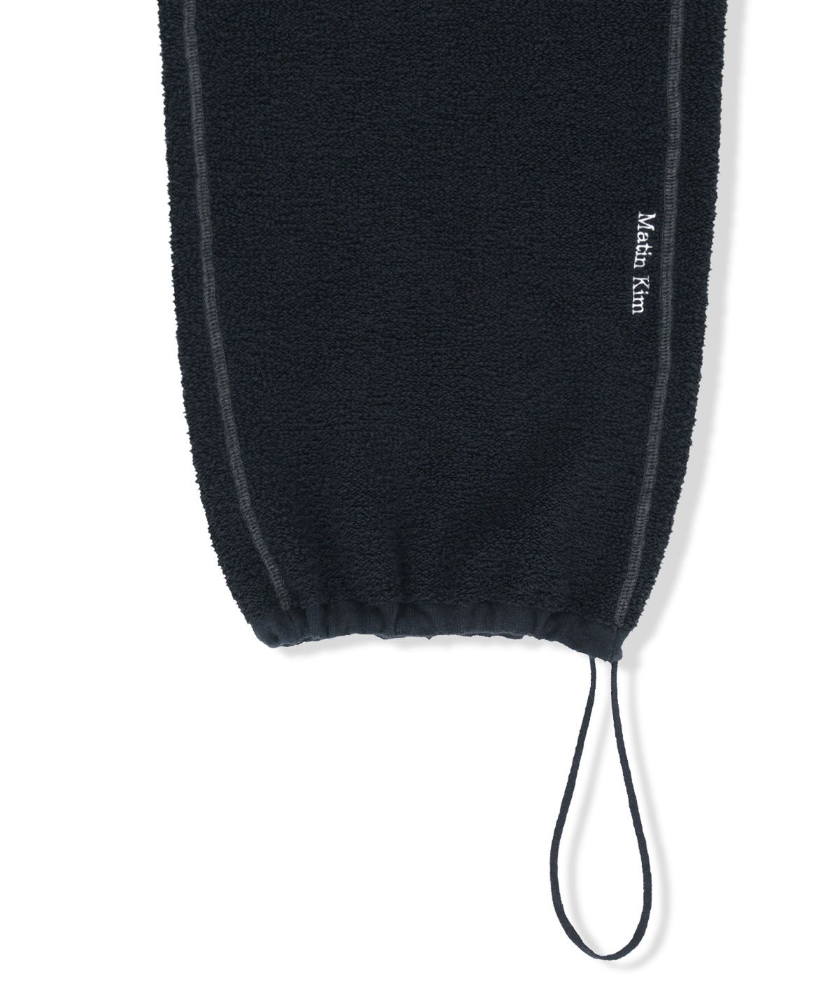마뗑킴(MATIN KIM) BOUCLE TEXTURE KNIT PANTS IN DARK NAVY