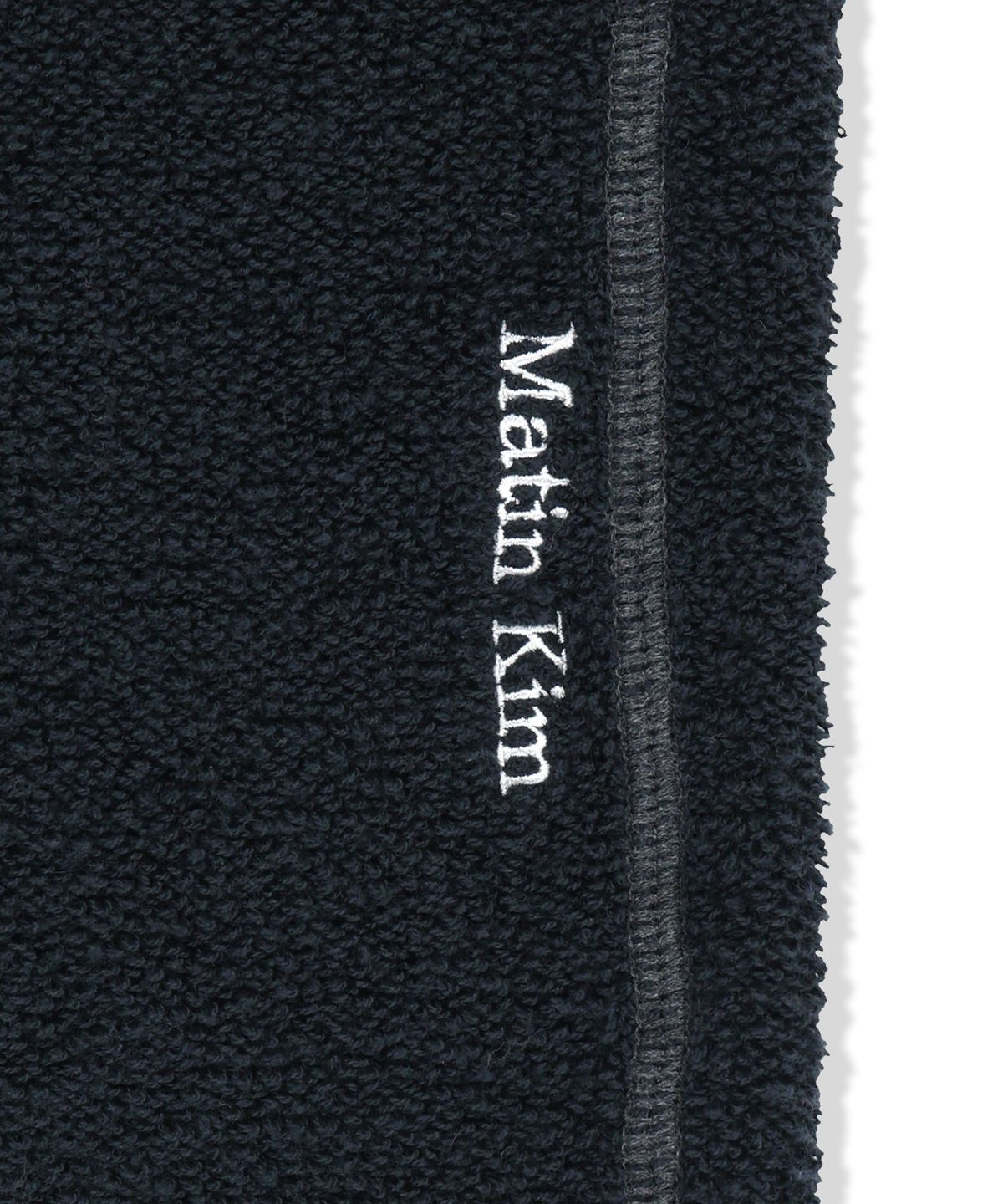 마뗑킴(MATIN KIM) BOUCLE TEXTURE KNIT PANTS IN DARK NAVY