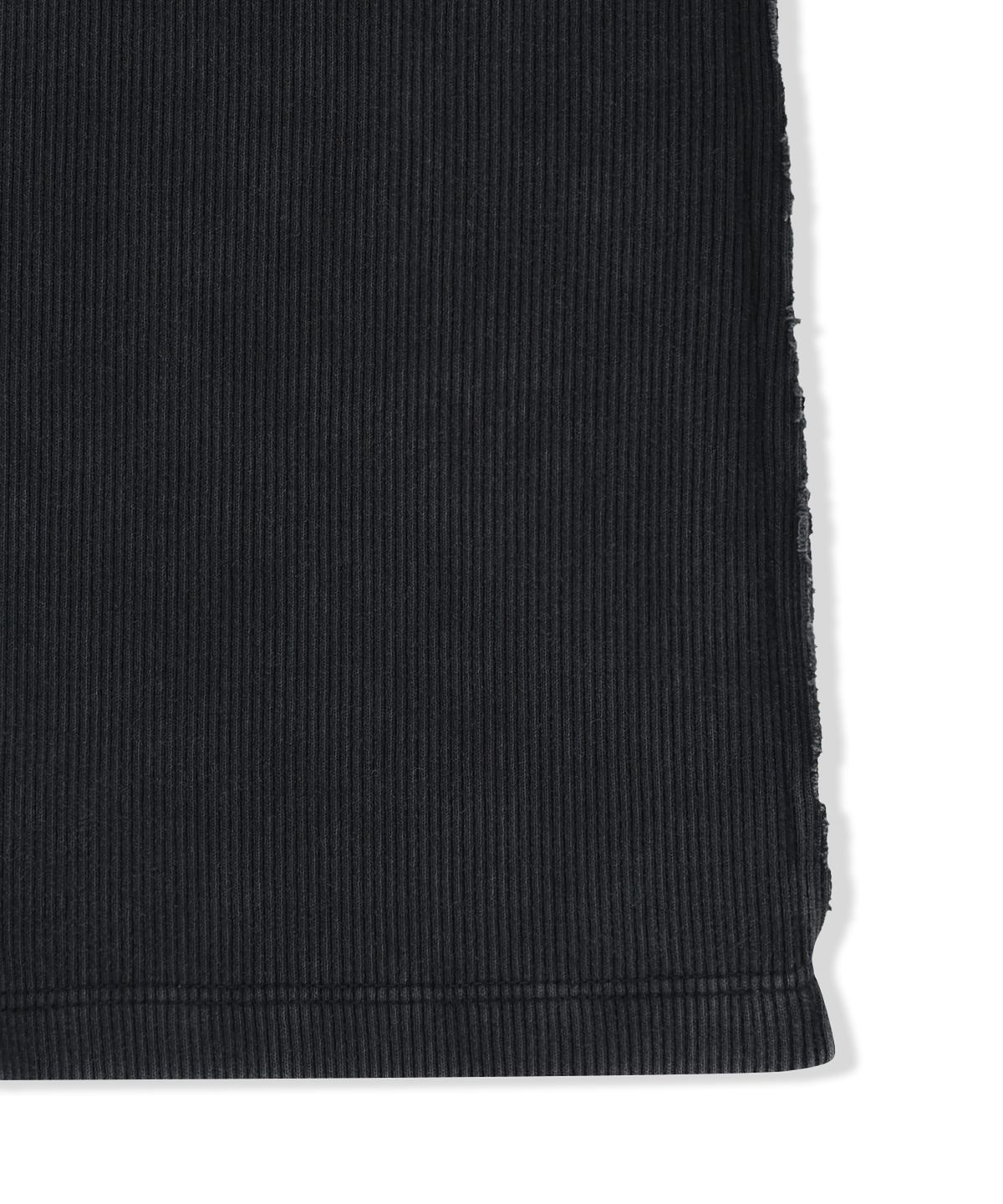마뗑킴(MATIN KIM) WASHED RIB BUTTON DETAIL TOP IN CHARCOAL