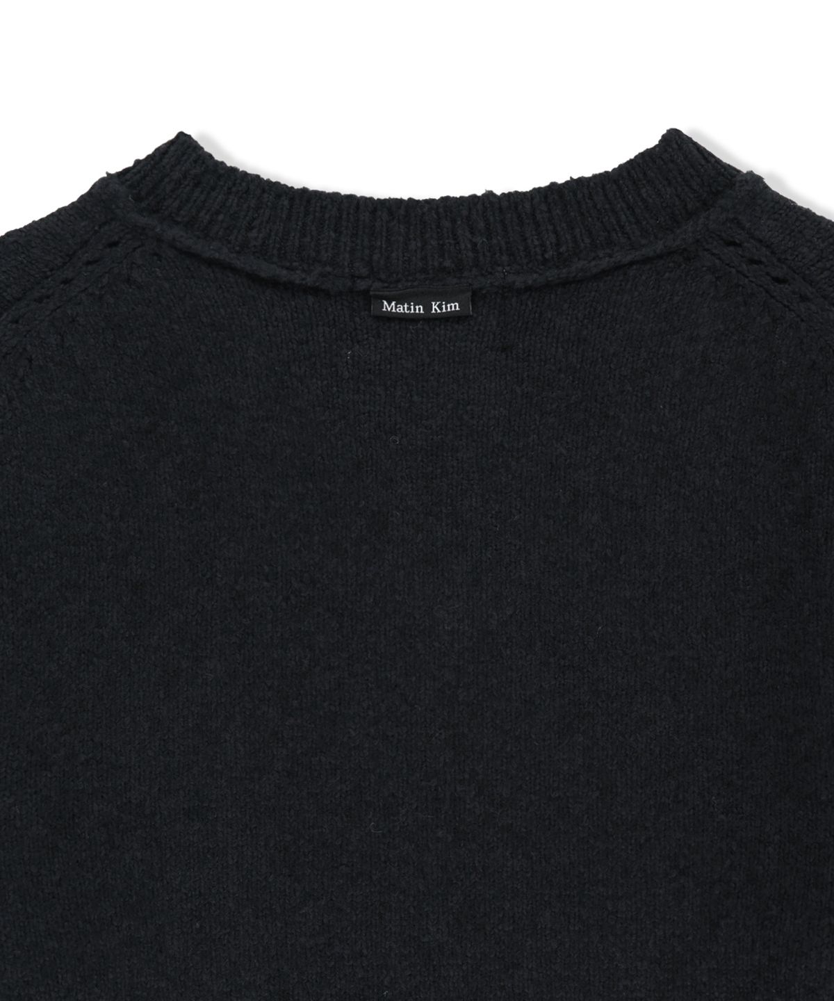 마뗑킴(MATIN KIM) DISTRESSED HEM V NECK KNIT PULLOVER IN DARK NAVY