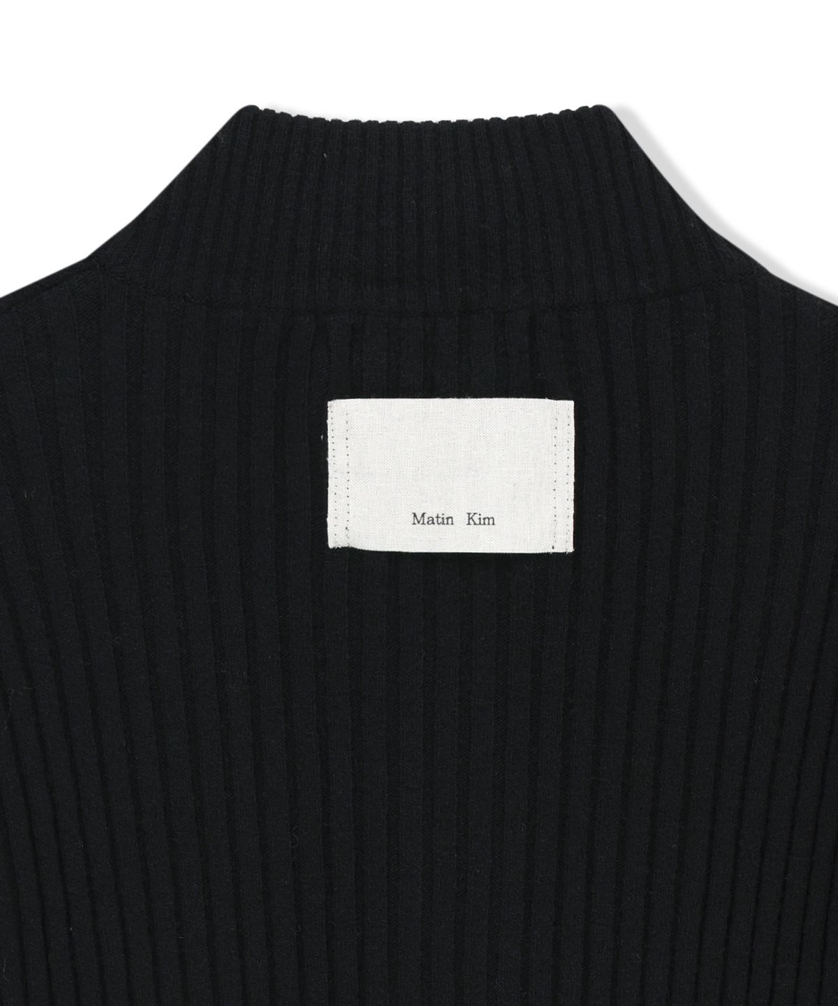 마뗑킴(MATIN KIM) HAND STITCH SLIM FIT KNIT ZIP UP IN BLACK