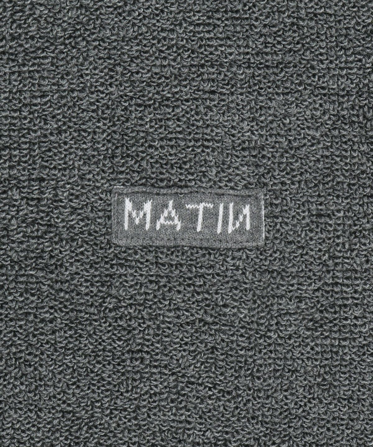 마뗑킴(MATIN KIM) BOUCLE TEXTURE KNIT ZIP UP IN GREY