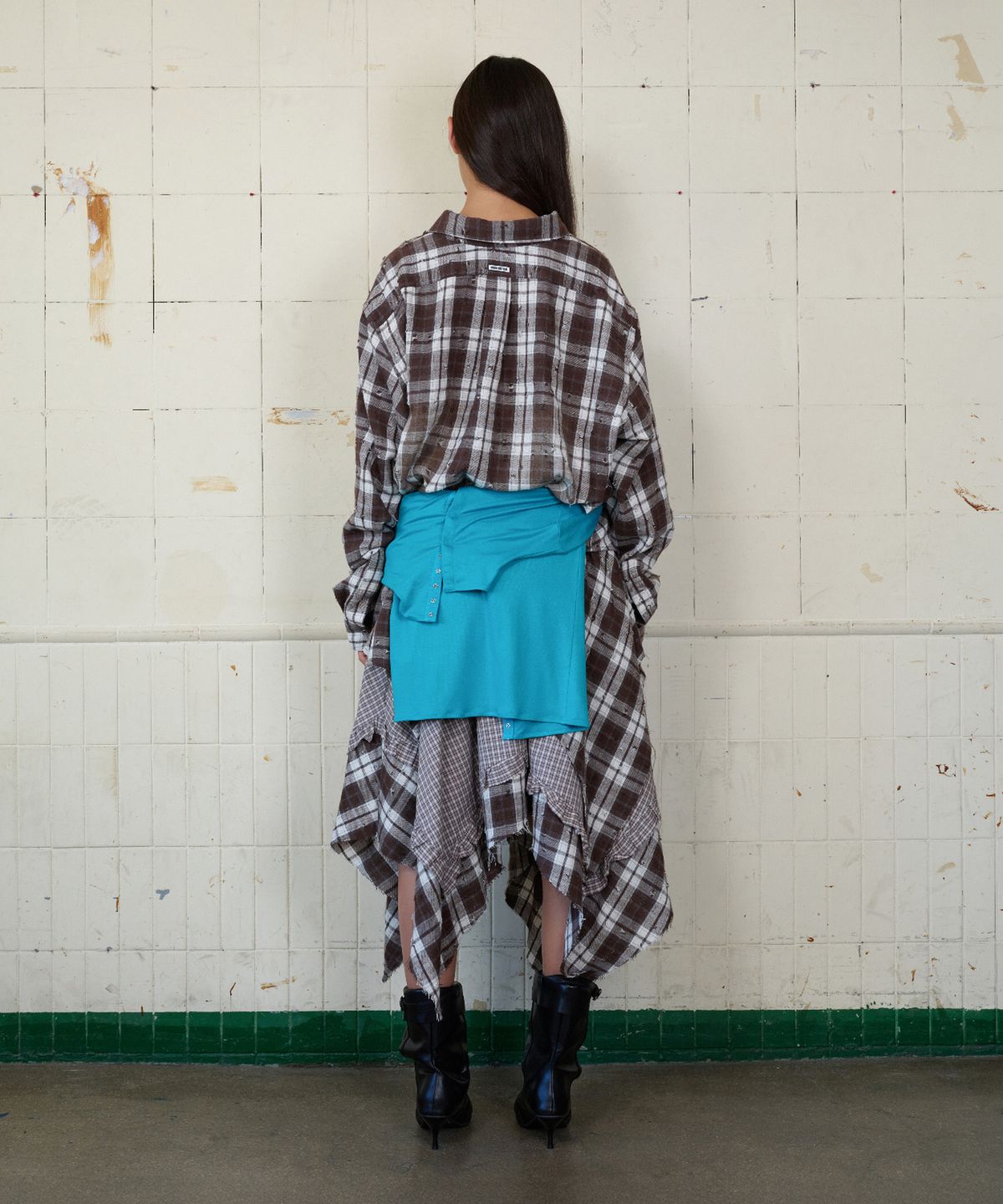 무드베러(MOODBETTER) TWO WAY UNBALANCED CHECK SKIRT BROWN