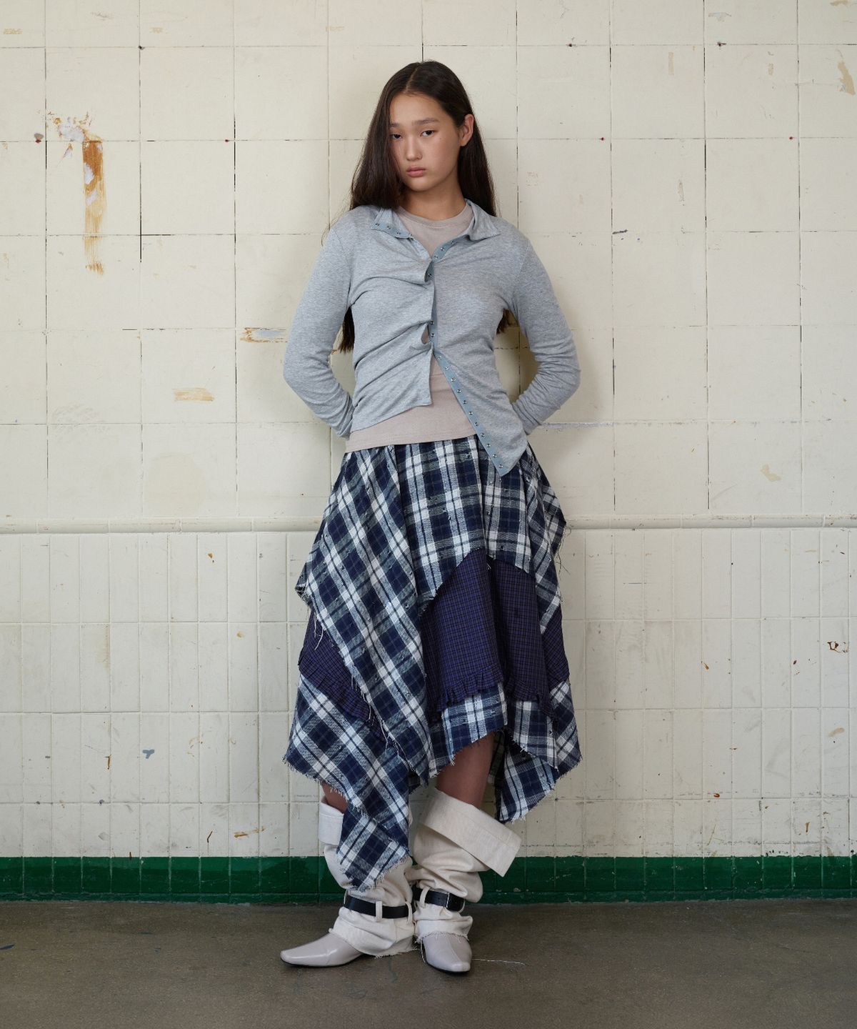 무드베러(MOODBETTER) TWO WAY UNBALANCED CHECK SKIRT NAVY