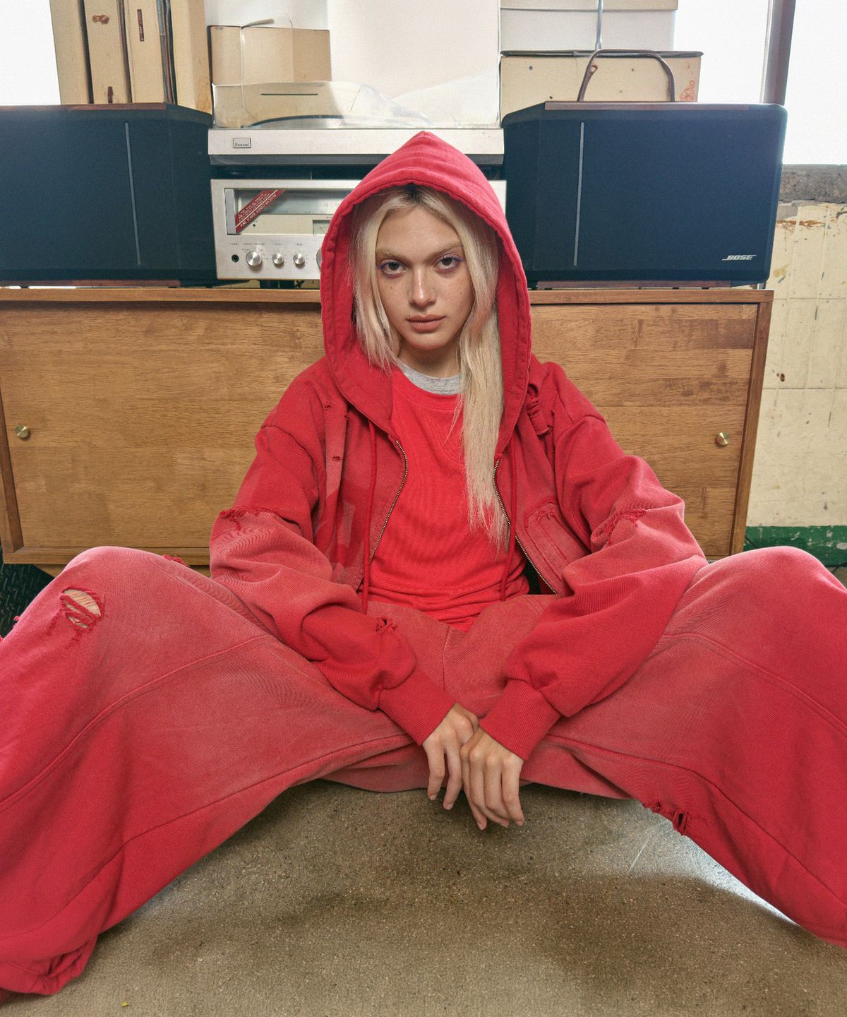 무드베러(MOODBETTER) DAMAGE WASHED SWEATPANTS RED