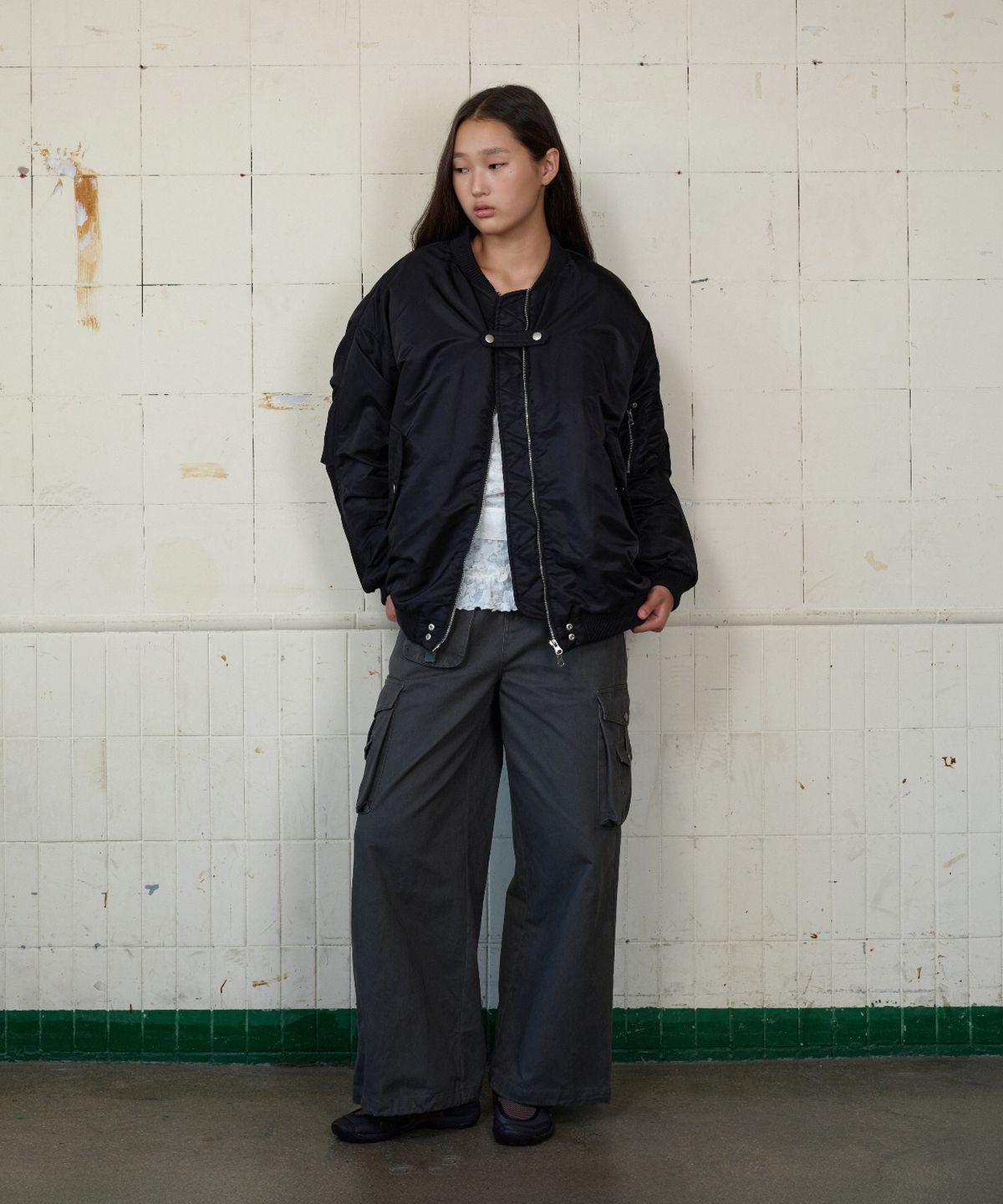 무드베러(MOODBETTER) OVERSIZED TAB MA-1 BLACK