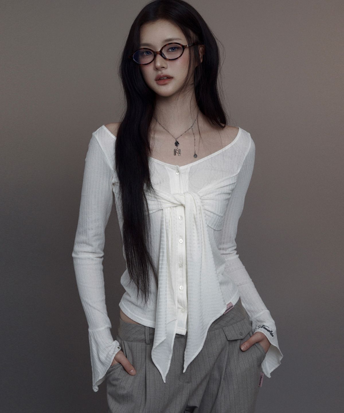 뉴얼린(NEWALRIN) Darling Twist Button Blouse(6colors)