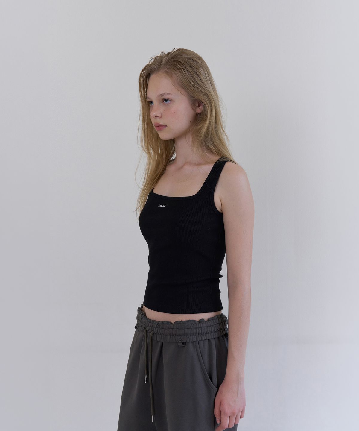 톤드(TONED) Square neck sleeveless top (off-white)