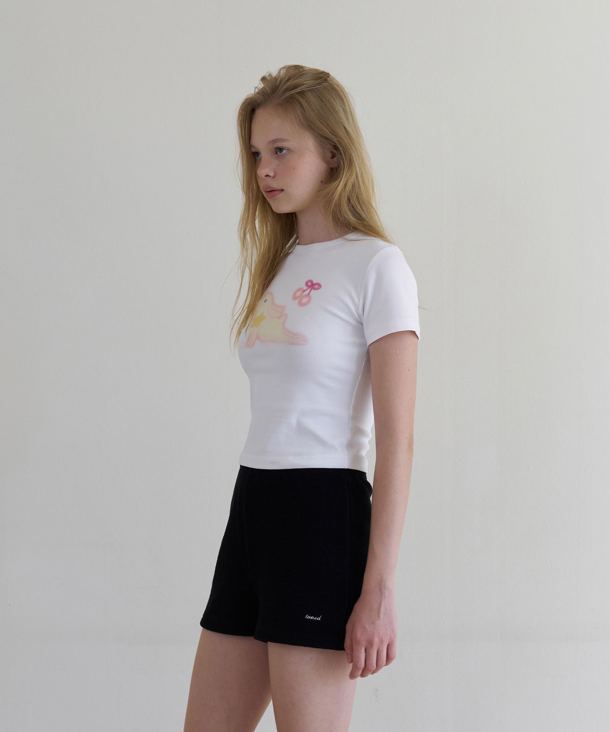 톤드(TONED) Cherry bunny graphic t-shirt (white)