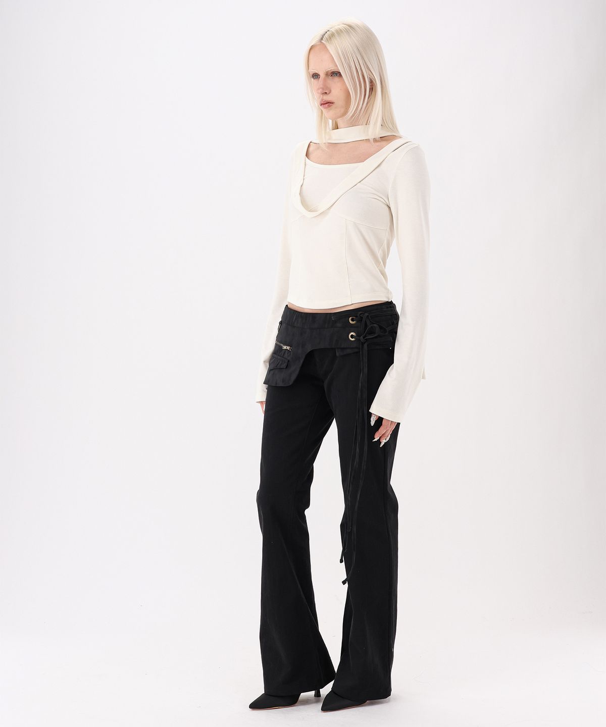 녹타브(NOCTAVE) Neck Belt Top White