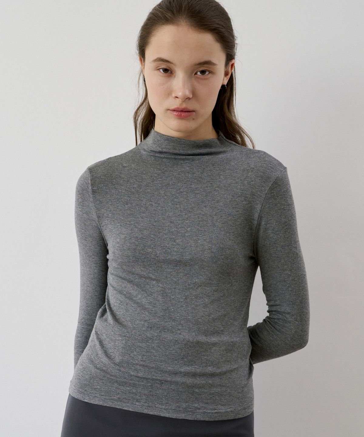 이보크에라(EVOKEERA) Plain Slim Span Mock Neck T-Shirt(Gray)