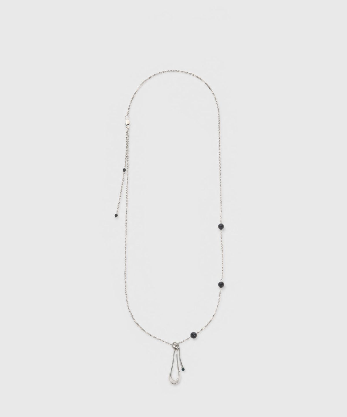룩캐스트(LOOKAST) 블랙 오닉스 시슬 롱 네크리스_실버 / BLACK ONYX THISTLE LONG NECKLACE_SILVER