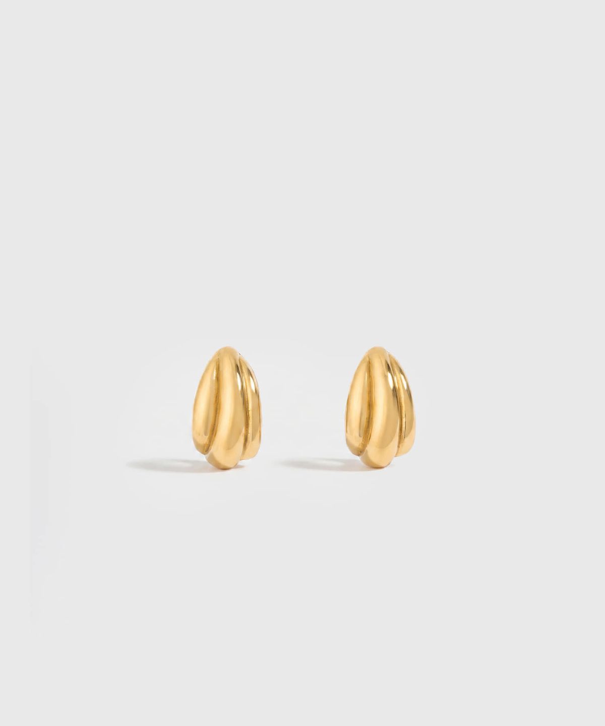 룩캐스트(LOOKAST) 미니 쉘 이어링 / MINI SHELL EARRINGS_2colors