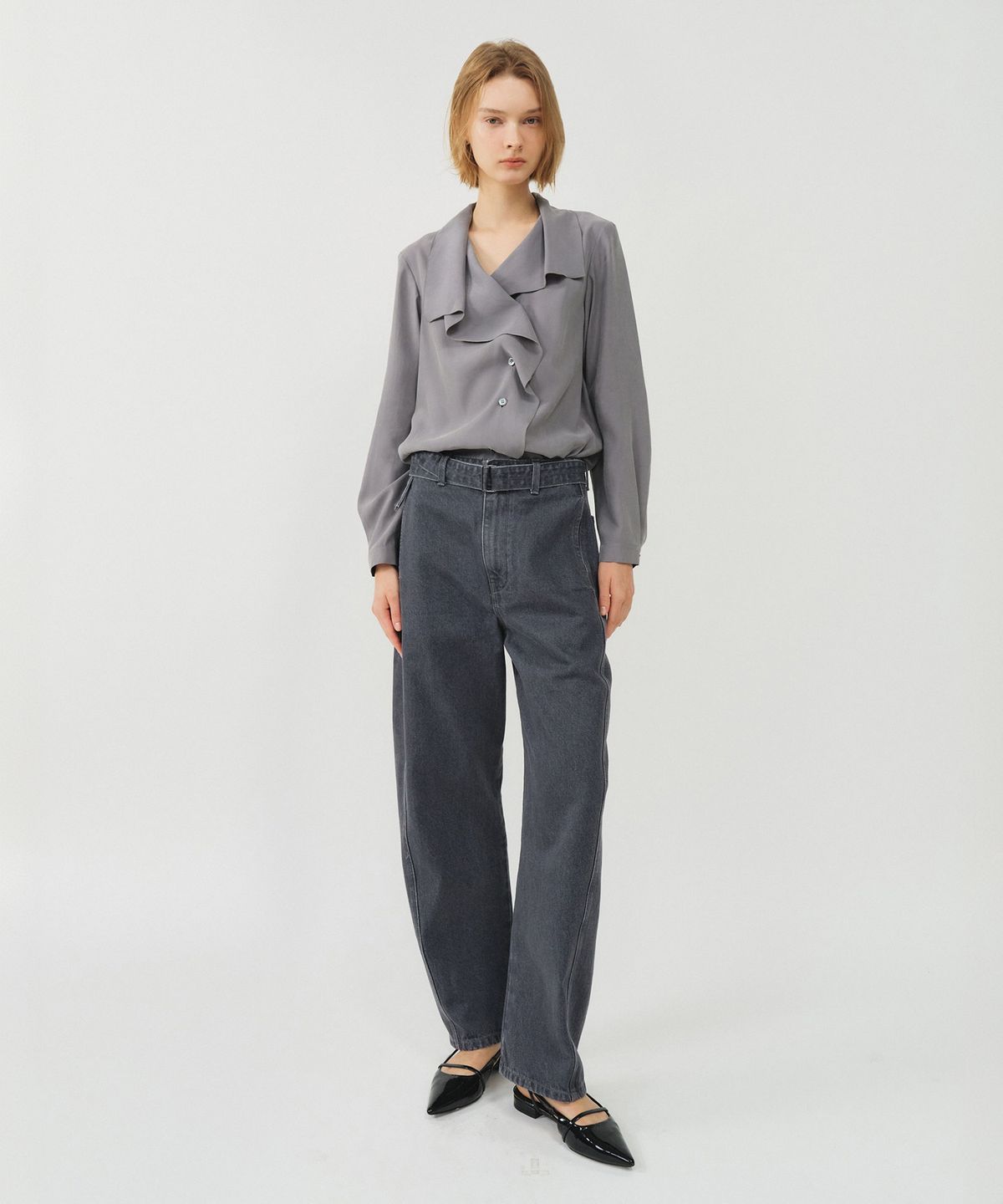 룩캐스트(LOOKAST) 코튼 트위스티드 벨티드 팬츠_그레이 / COTTON TWISTED BELTED PANTS_GREY