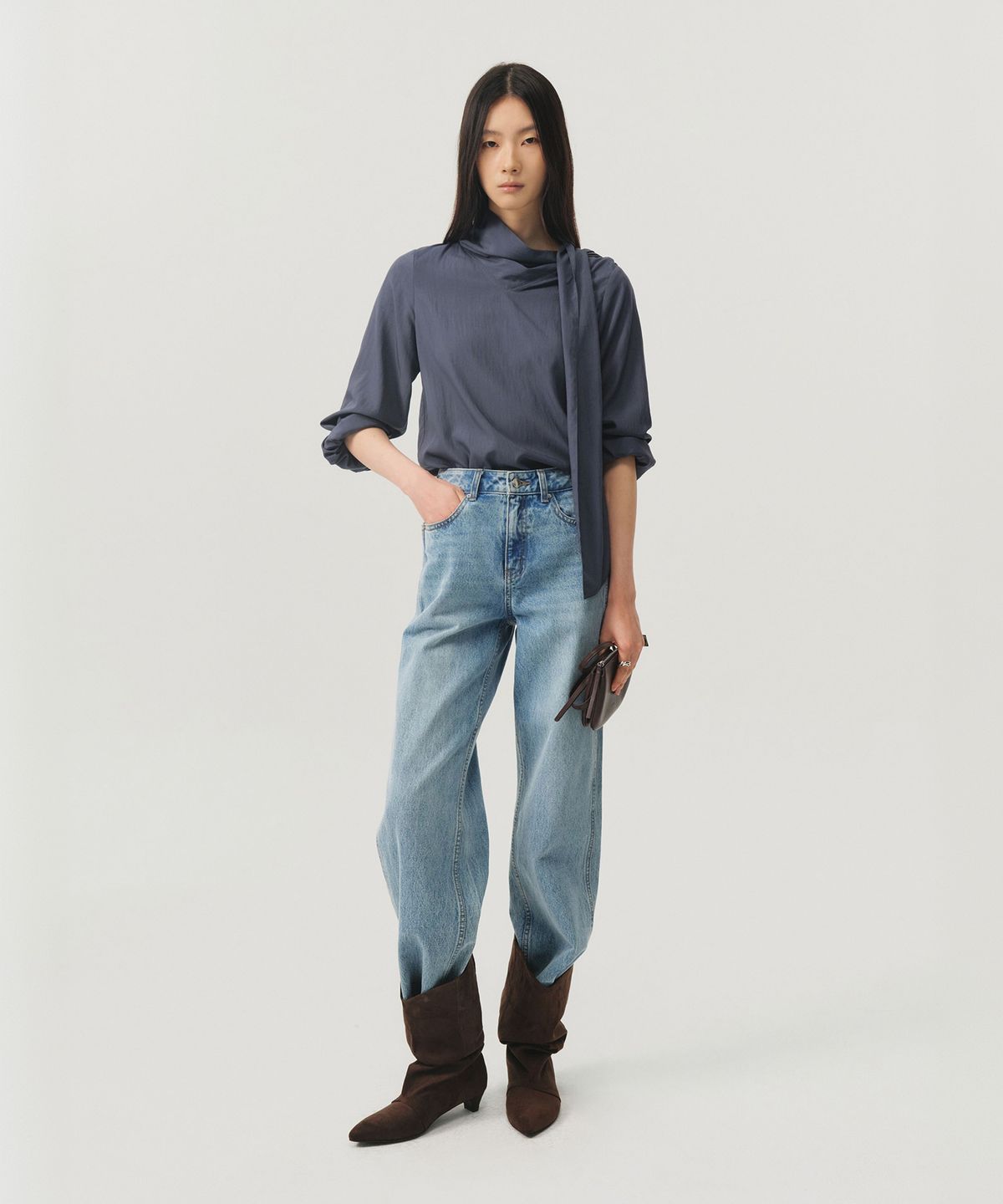 룩캐스트(LOOKAST) 스카프 카울 넥 블라우스_네이비 / SCARF COWL NECK BLOUSE_NAVY