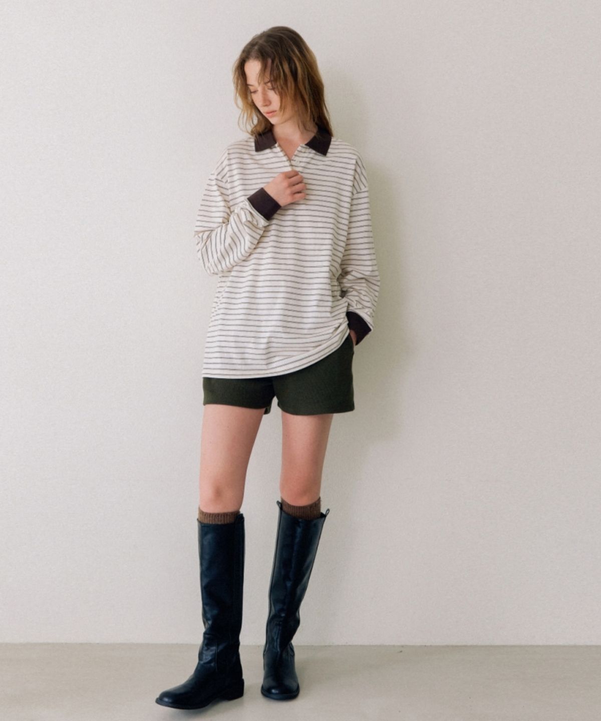 어나우트(UNNOUT) COZY BANDING SHORTS KHAKI