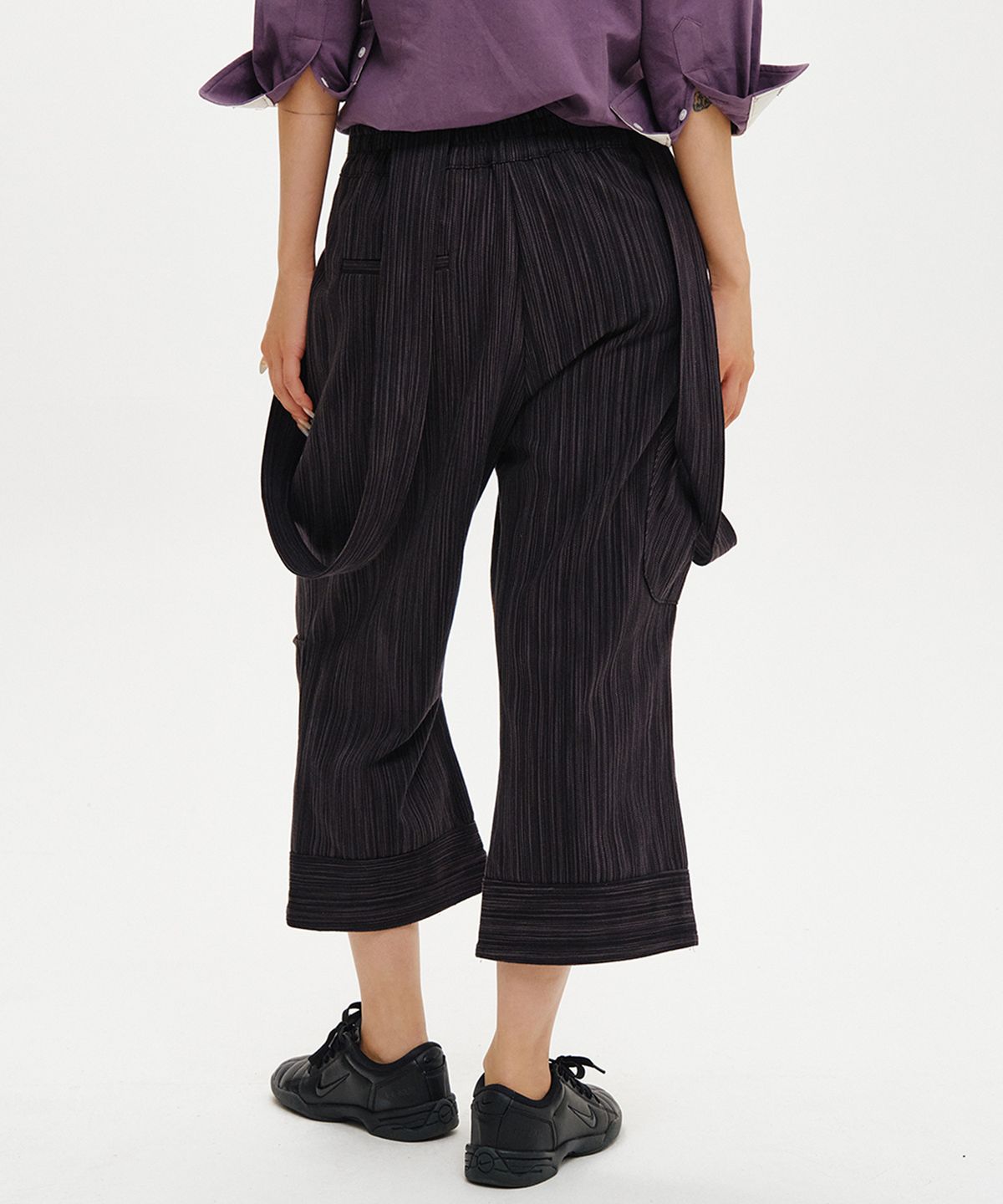 소르비(SORBEE) STRIPE SUSPENDER CAPRI PANTS / DEEP NAVY
